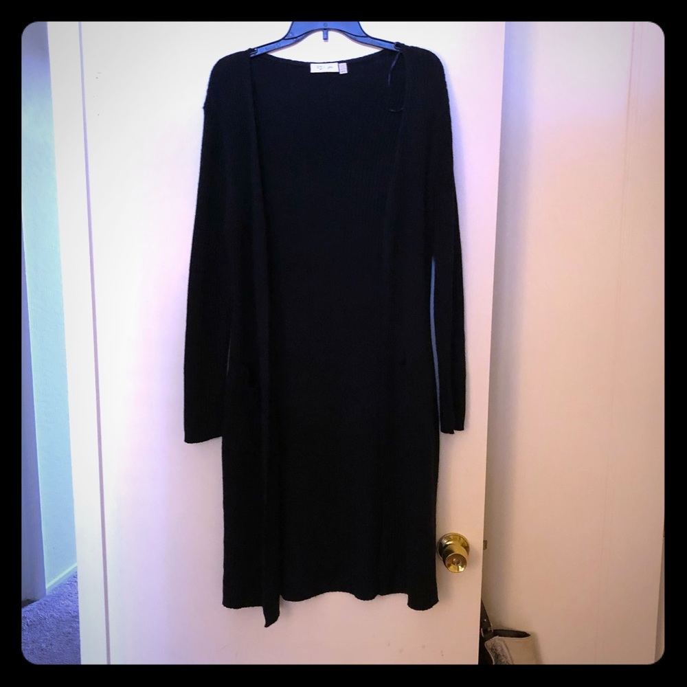 Women’s navy knit long open cardigan, NWOT.